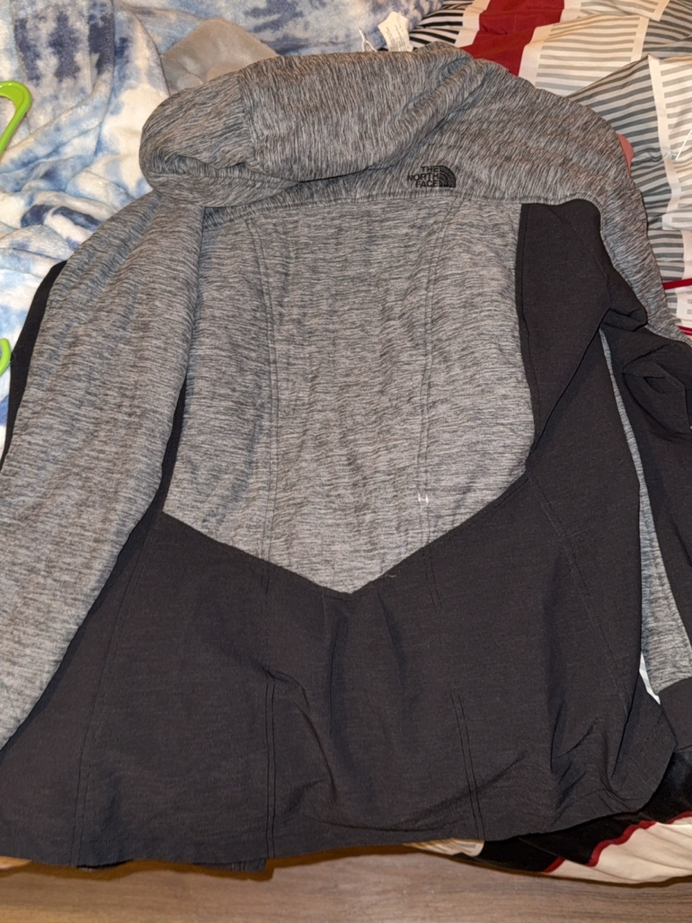 The North Face Women's Gray & Black Ski/Snow Jacket - Picture 6 of 7